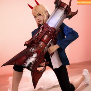 ZinieQ Cosplayer photo #1110