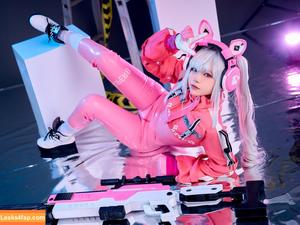 ZinieQ Cosplayer photo #1154