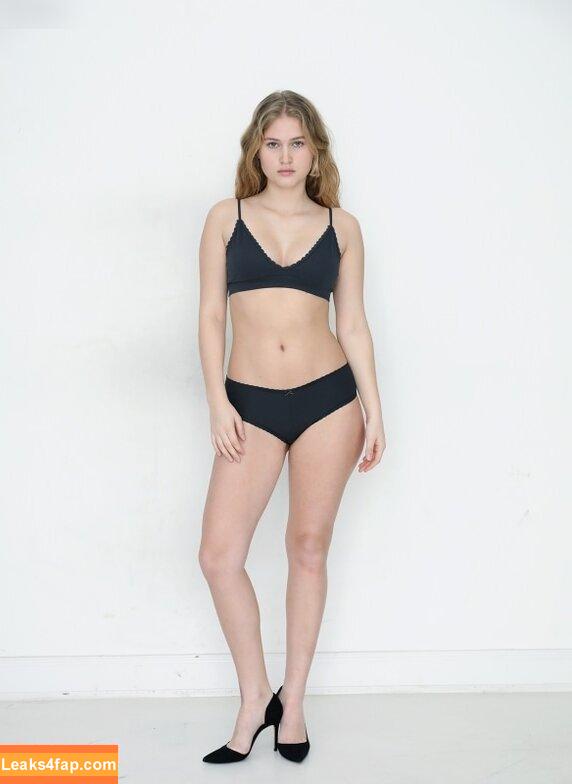 Zoe Kaeppele / lifeinaspiritualsense leaked photo photo #0036