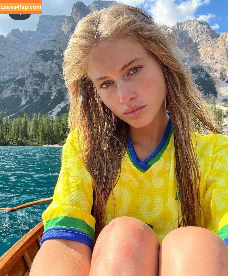 Zoe Kaeppele / lifeinaspiritualsense leaked photo photo #0043