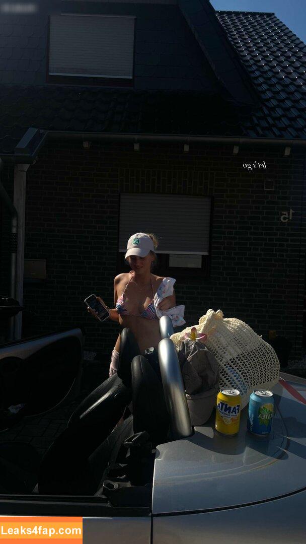 Zoe Kaeppele / lifeinaspiritualsense leaked photo photo #0055