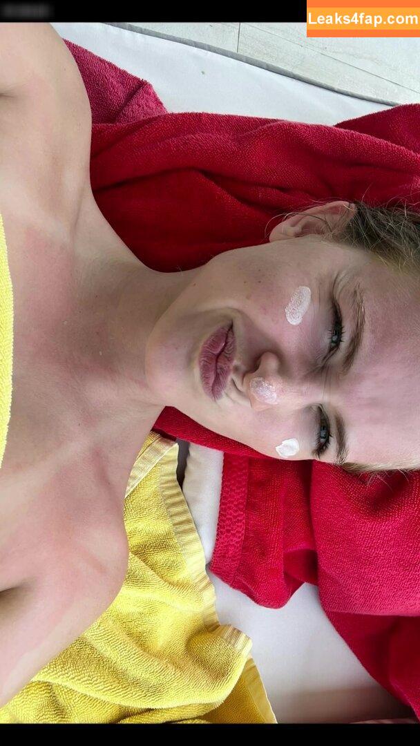 Zoe Kaeppele / lifeinaspiritualsense leaked photo photo #0156
