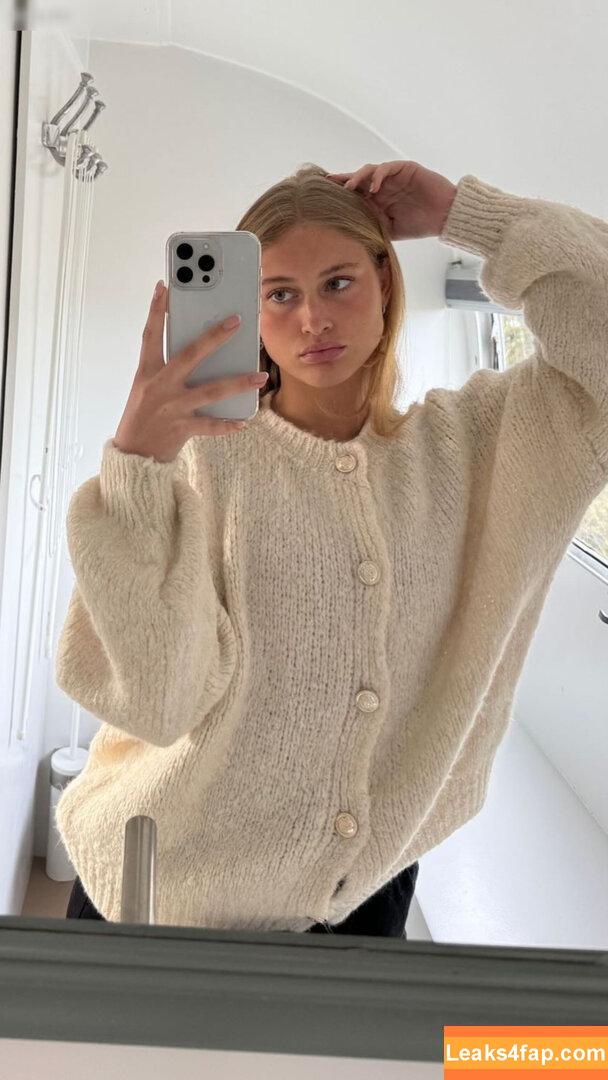 Zoe Kaeppele / lifeinaspiritualsense leaked photo photo #0171