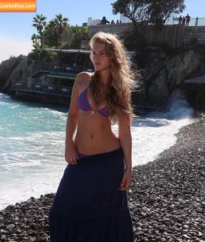 Zoe Kaeppele photo #0102