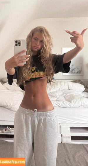 Zoe Kaeppele photo #0366