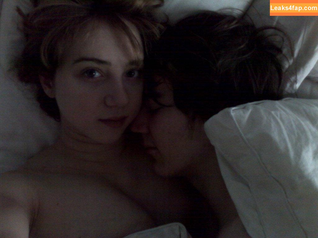 Zoe Kazan / zoe.kazan leaked photo photo #0023