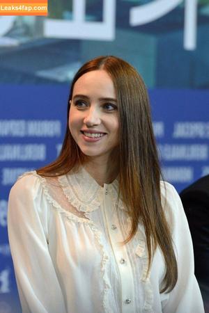 Zoe Kazan photo #0056