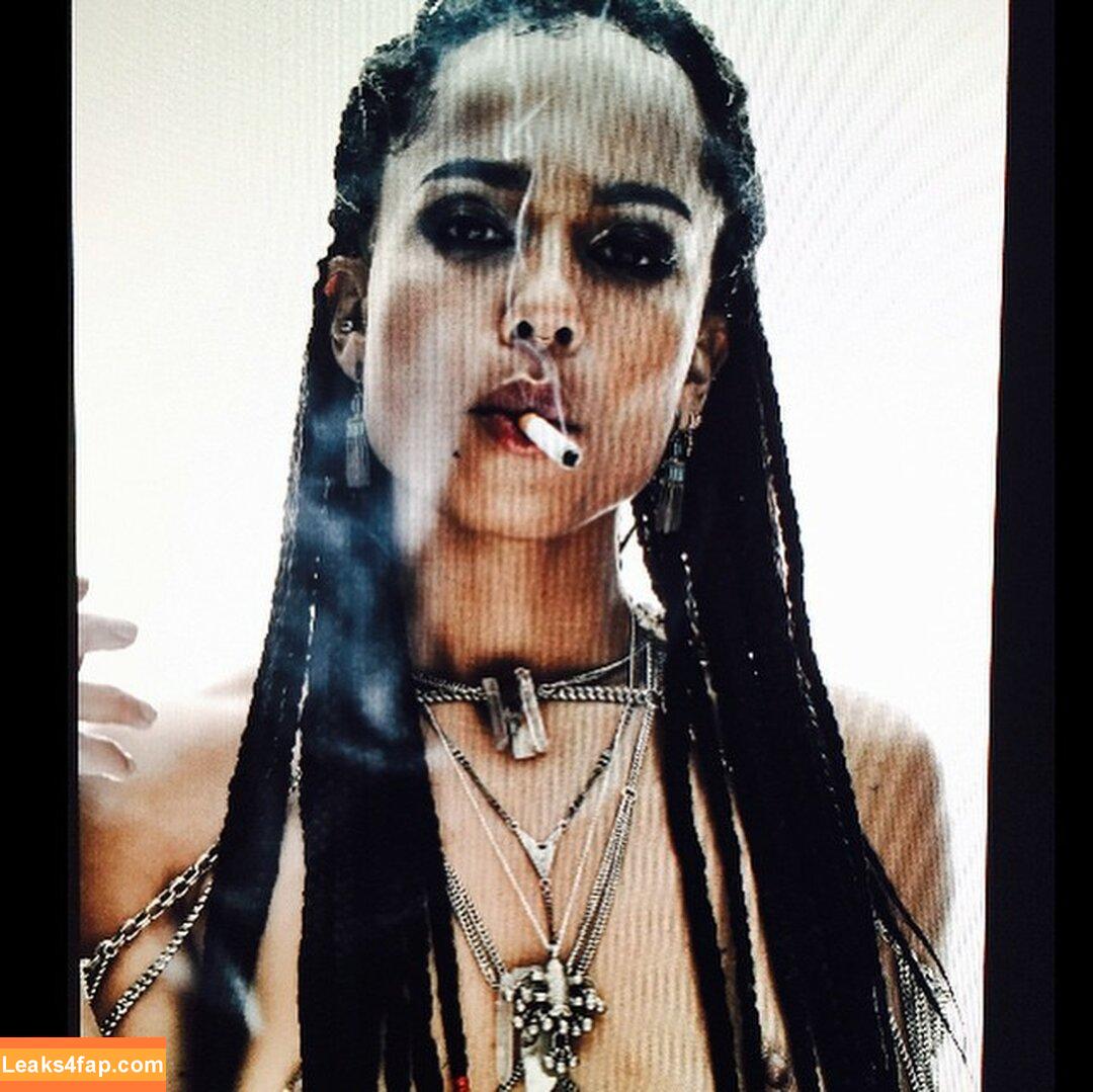 Zoë Kravitz / zoeisabellakravitz слитое фото фото #0198