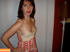 Zoe Lister Jones photo #0027