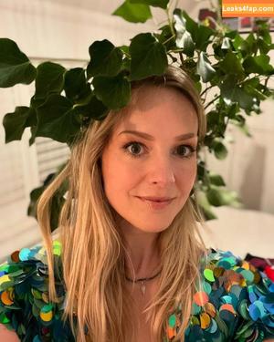 Zoe Lister photo #0002