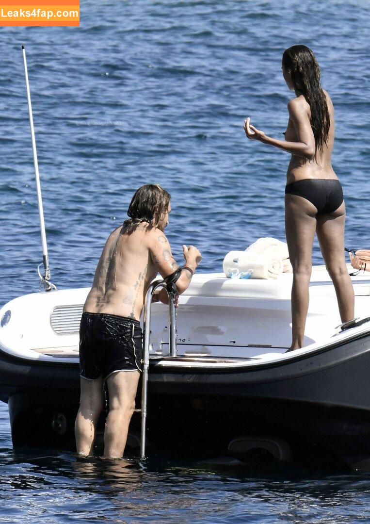 Zoe Saldana / zoesaldana leaked photo photo #0078