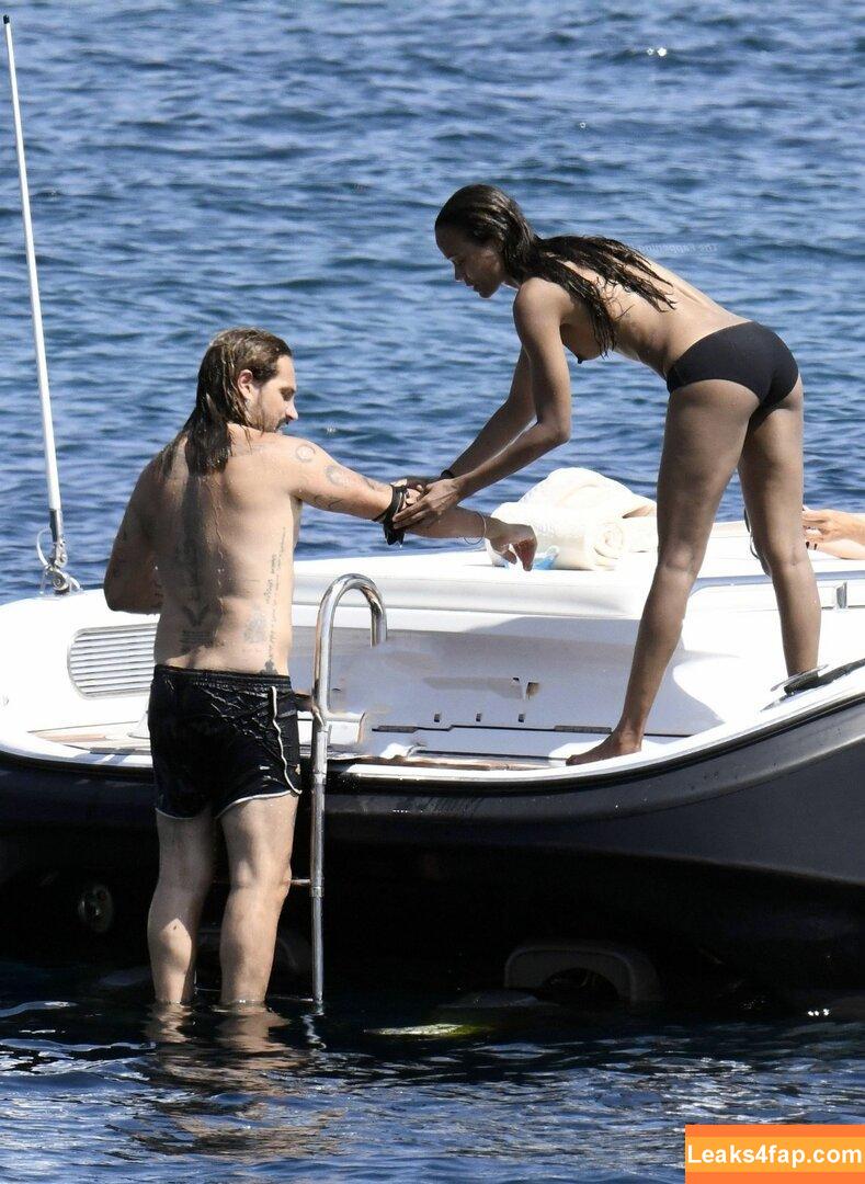 Zoe Saldana / zoesaldana leaked photo photo #0084
