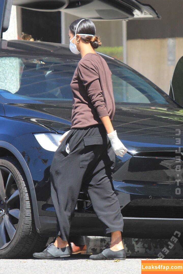 Zoe Saldana / https: / zoesaldana leaked photo photo #0786