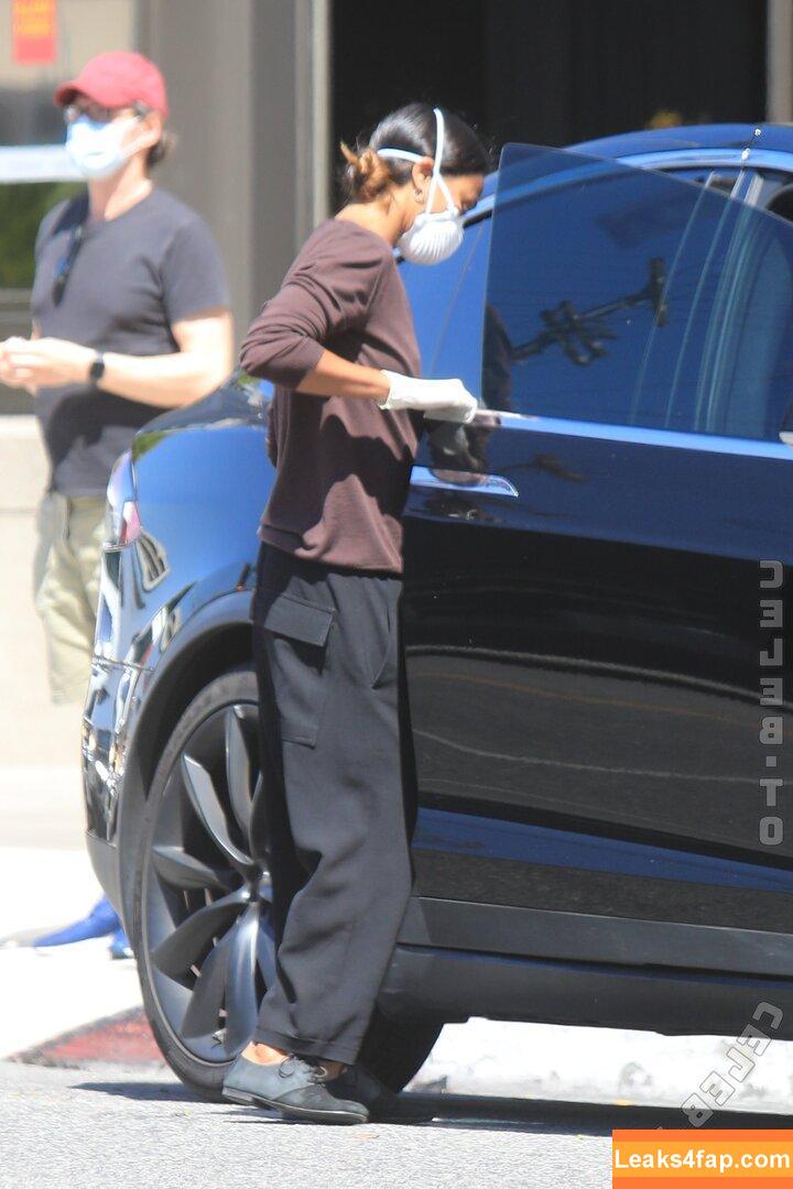 Zoe Saldana / https: / zoesaldana leaked photo photo #0793