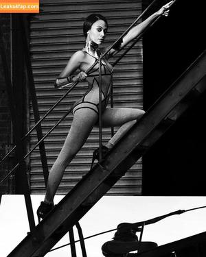 Zoe Saldana photo #0006