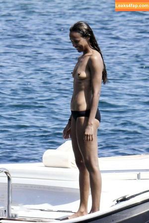 Zoe Saldana photo #0021
