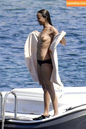 Zoe Saldana photo #0025