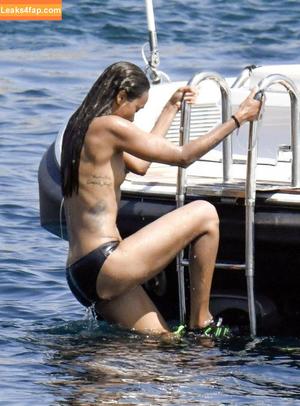 Zoe Saldana photo #0030