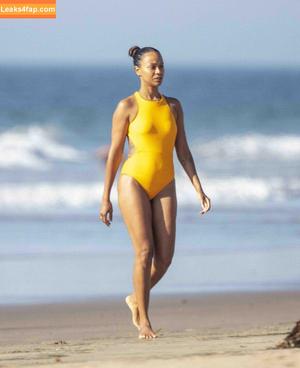 Zoe Saldana photo #0066