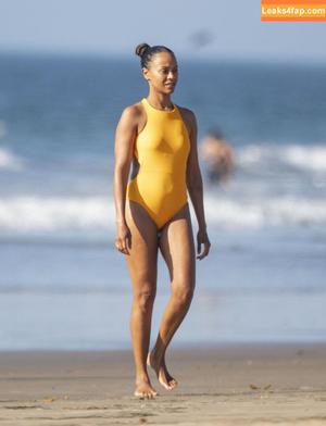 Zoe Saldana photo #0229