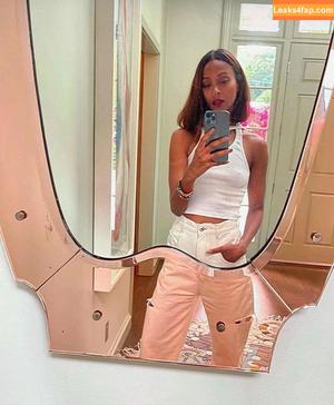 Zoe Saldana photo #0312