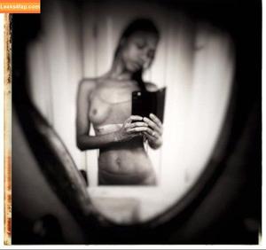 Zoe Saldana photo #0321