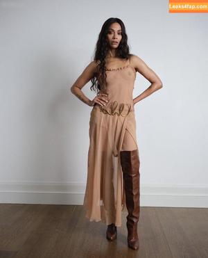 Zoe Saldana photo #0323
