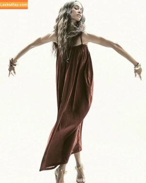 Zoe Saldana photo #0799