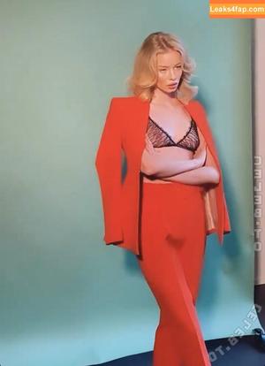 Zoe Salome Saip photo #0113