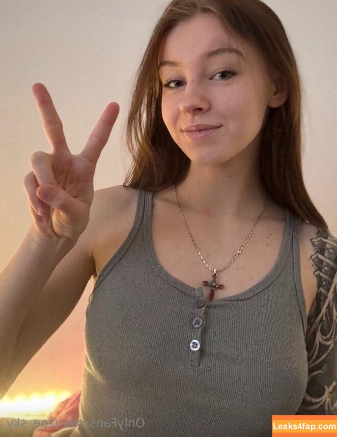 zoe_sky_ / zoe_sky / zoe_sky__ leaked photo photo #0012