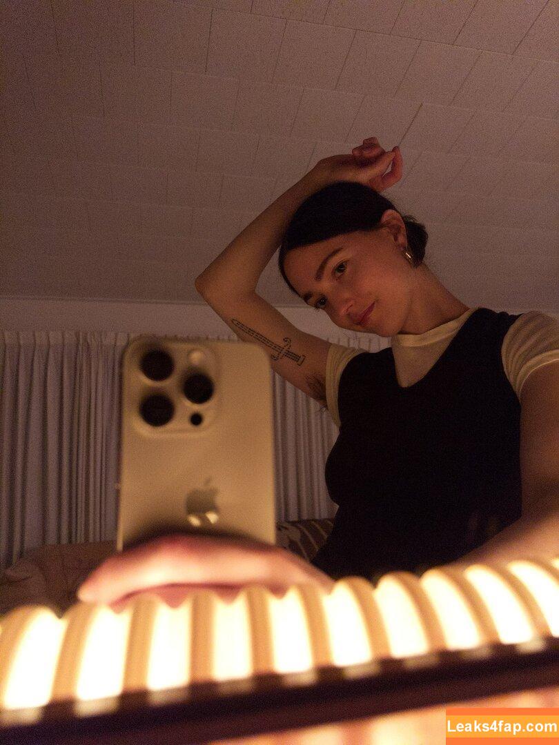 zoeplzshutup / zoeloveshouses / zoeshutup leaked photo photo #0013