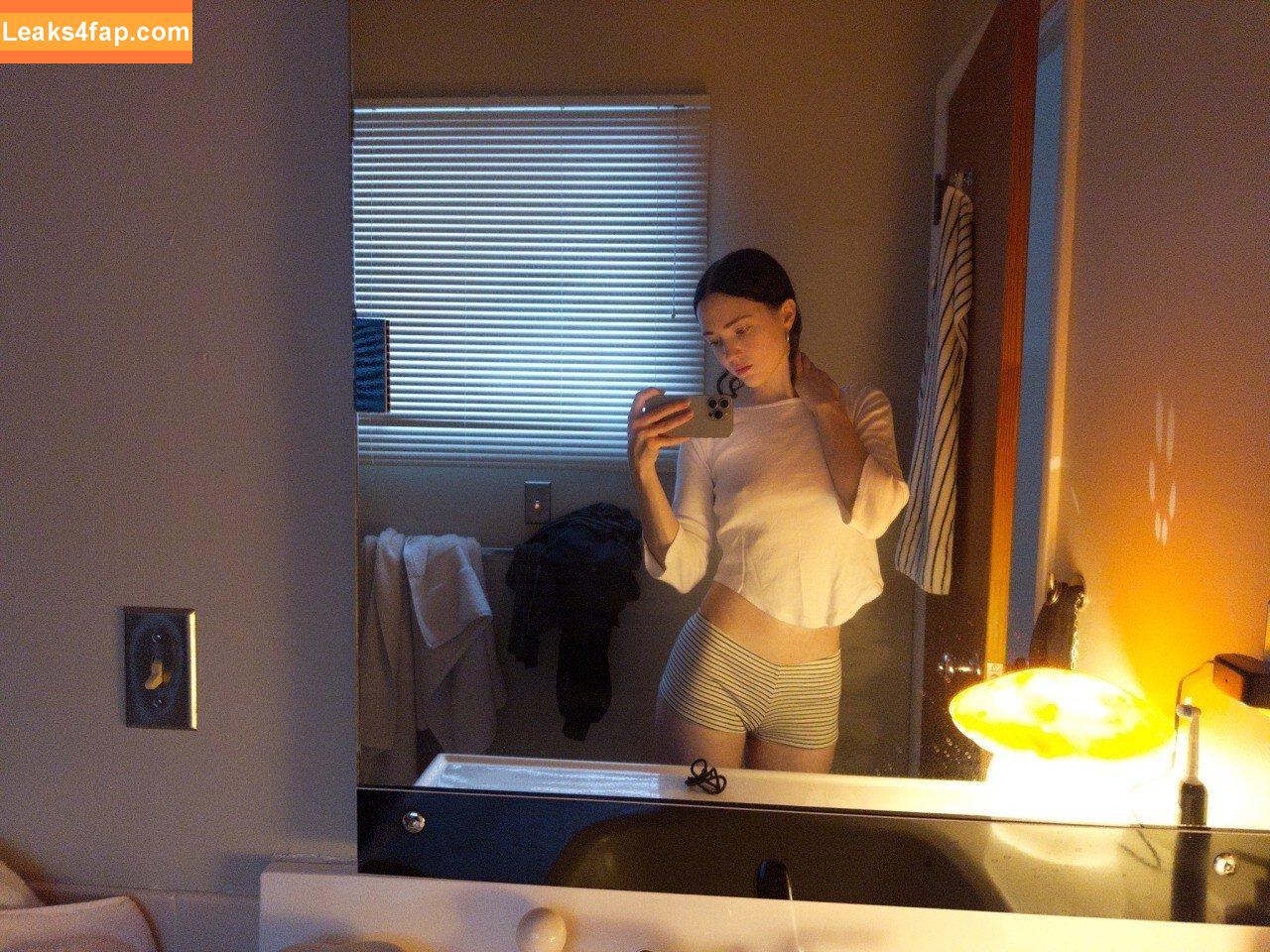 zoeplzshutup / https: / zoeloveshouses / zoeshutup leaked photo photo #0054