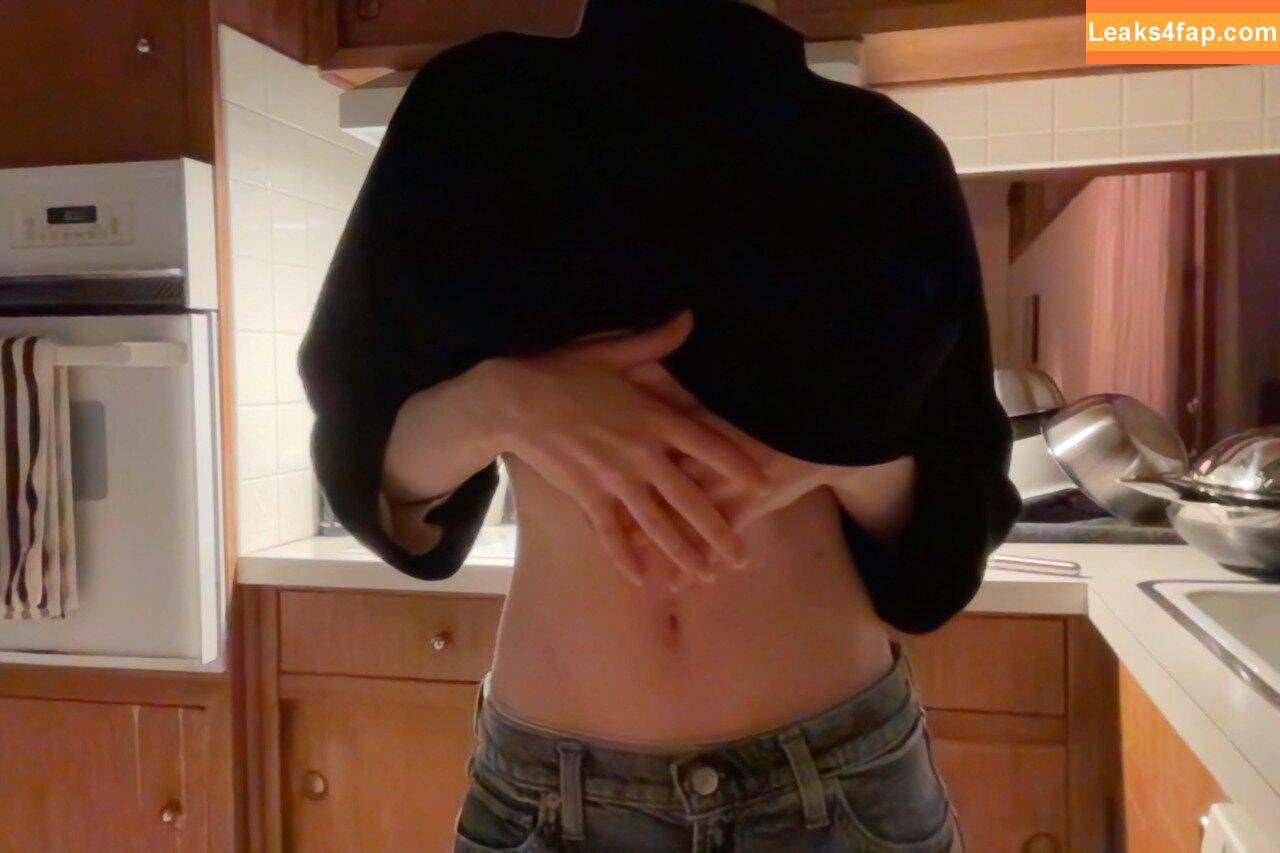 zoeplzshutup / https: / zoeloveshouses / zoeshutup leaked photo photo #0057