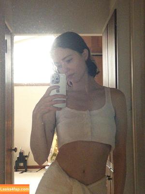 zoeplzshutup photo #0010