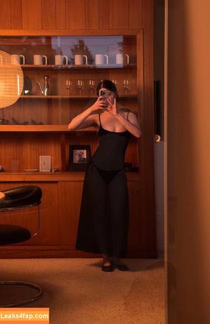 zoeplzshutup photo #0015