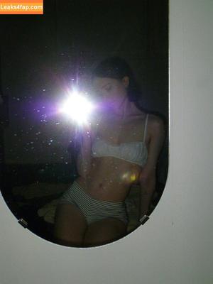 zoeplzshutup photo #0062