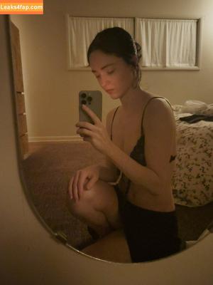 zoeplzshutup photo #0066