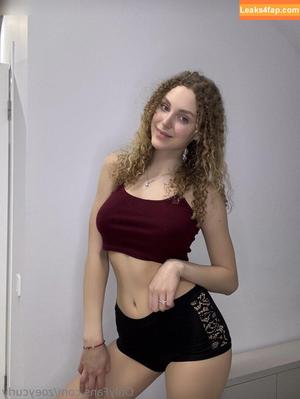 Zoey Curly photo #0146