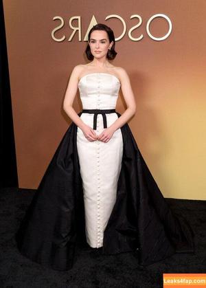 Zoey Deutch фото #0743