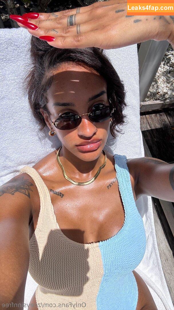zoeysinnfree / zoeysinnxo leaked photo photo #0040