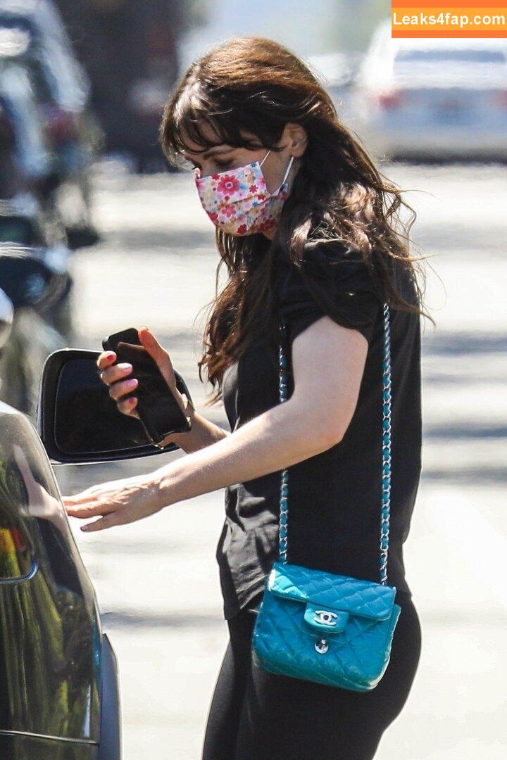 Zooey Deschanel / zooeydeschanel leaked photo photo #0015