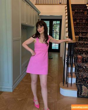 Zooey Deschanel photo #0034
