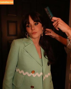 Zooey Deschanel photo #0054