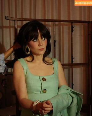 Zooey Deschanel photo #0056