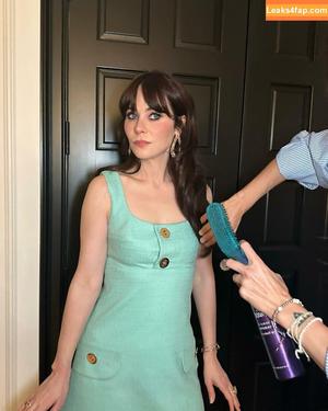 Zooey Deschanel photo #0061