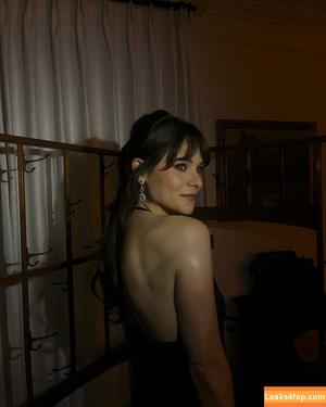 Zooey Deschanel photo #0070