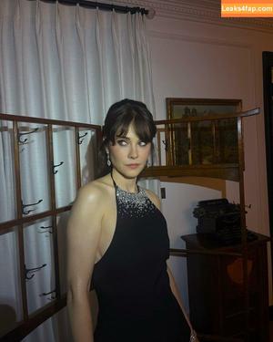 Zooey Deschanel photo #0074