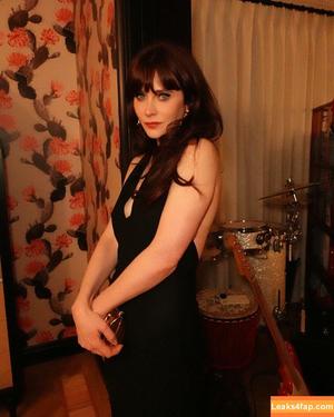 Zooey Deschanel photo #0097