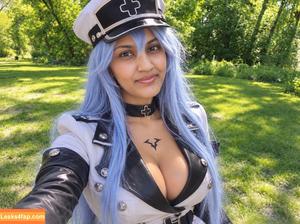 Zufi Khan photo #0022