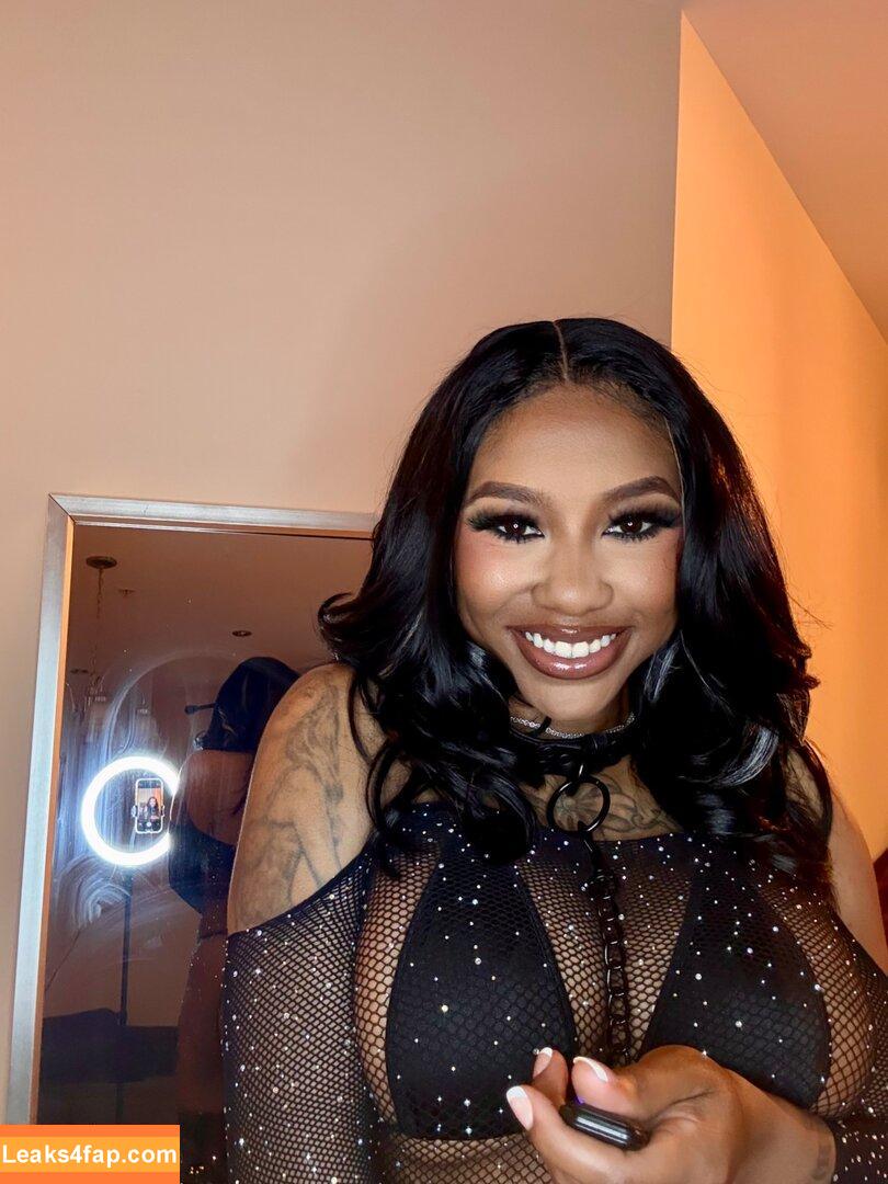 Zuri /  leaked photo photo #0010